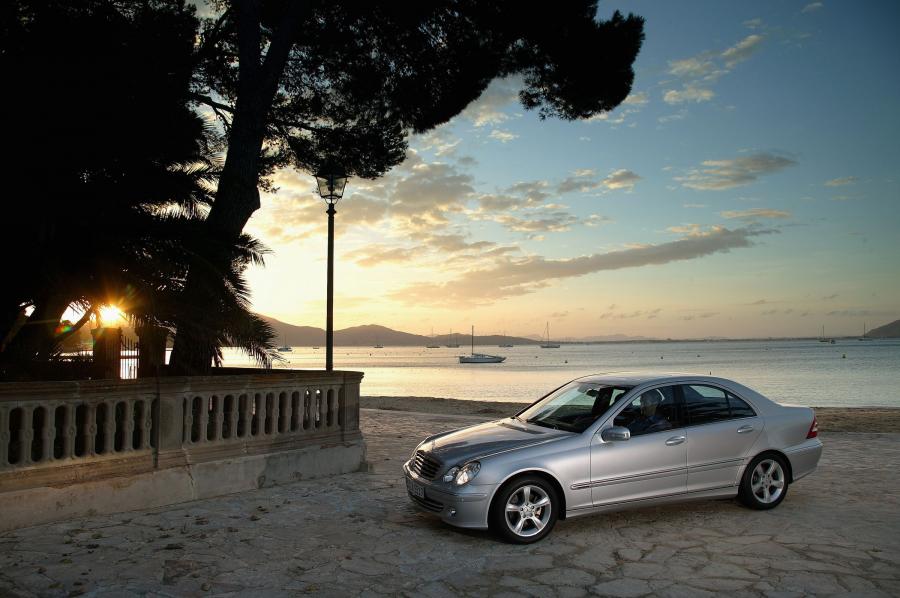  Mercedes-Benz C-Class 2004 года  (фото 9 из 88)